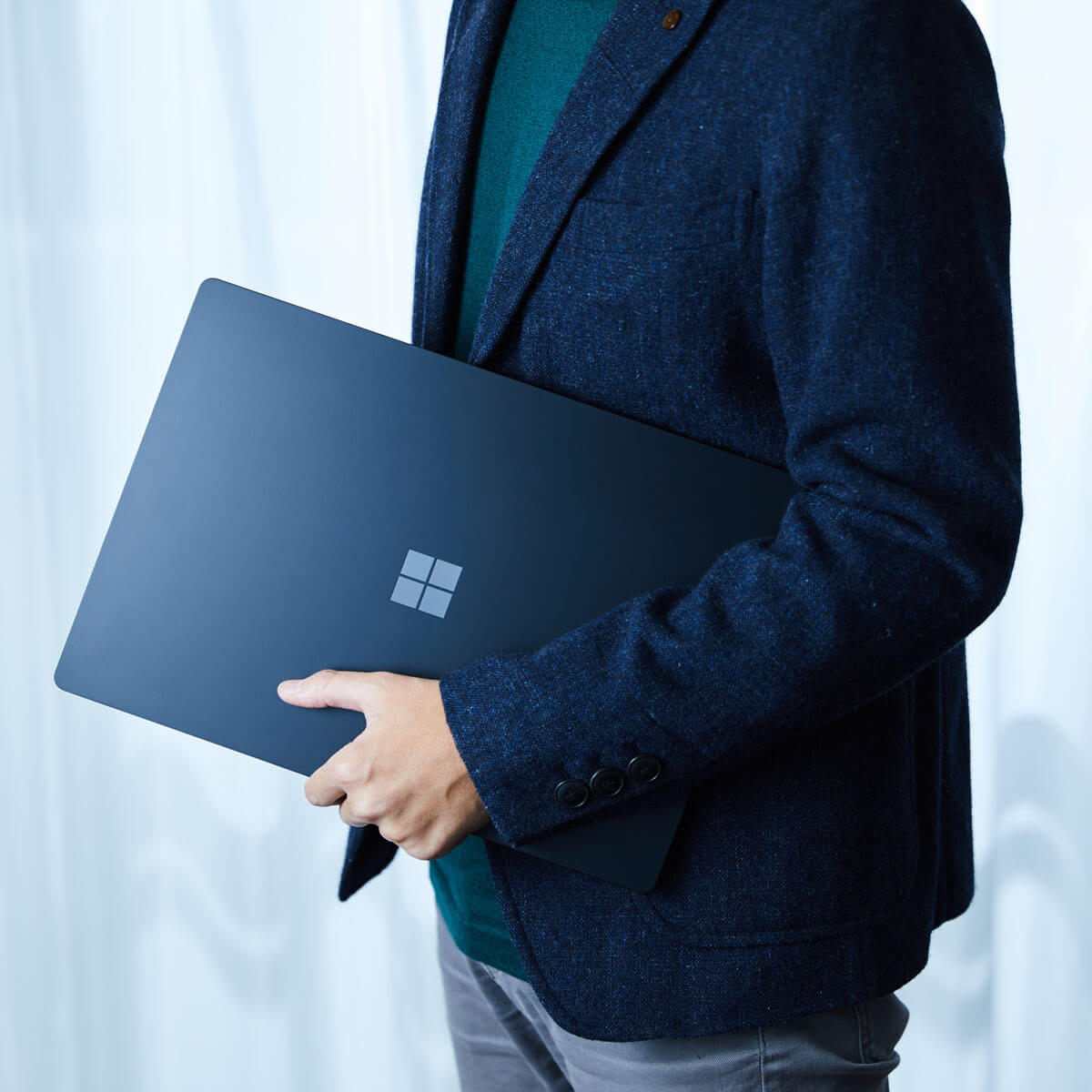創作ゴコロを刺激する｜Microsoft Surface Laptop 3｜価格.com