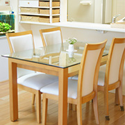 ZޕxLȂA_CjOe[uƃ`FȂgݍ킹BHقAp\RōƂA吨Œc񂷂̂ɌĂ܂Be[uƃ`FA͉Ƌ̒łrITCY傫̂ŁA̎ɂȂĂ܂B