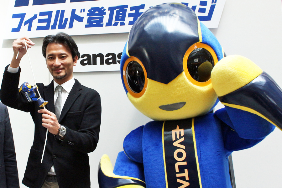 9�N�Ԃ�̐V���i�E���d�r�uEVOLTA NEO�v�𓮗͂Ɂu�G�{���^ NEO����v��1,000m�o���ɒ��ށI