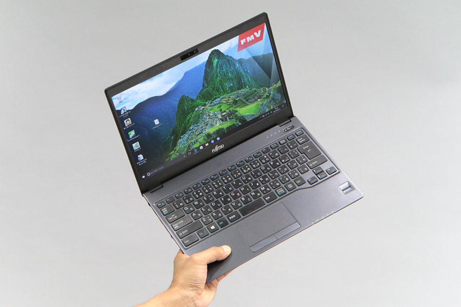 13 3型で約761g 今どき珍しい硬派なモバイルノート Fmv Lifebook Uh75 B1 レビュー 価格 Comマガジン