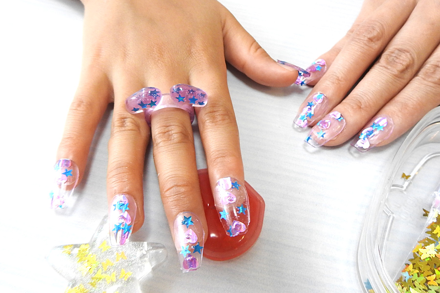 ぷにっ とした触感がたまらない 大人気 ぷにジェル でキュートなジェルネイルを作ったよ 価格 Comマガジン