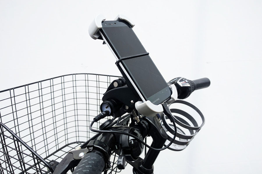 自転車に乗りながら スマホの充電 ができちゃうお役立ちアイテム 価格 Comマガジン