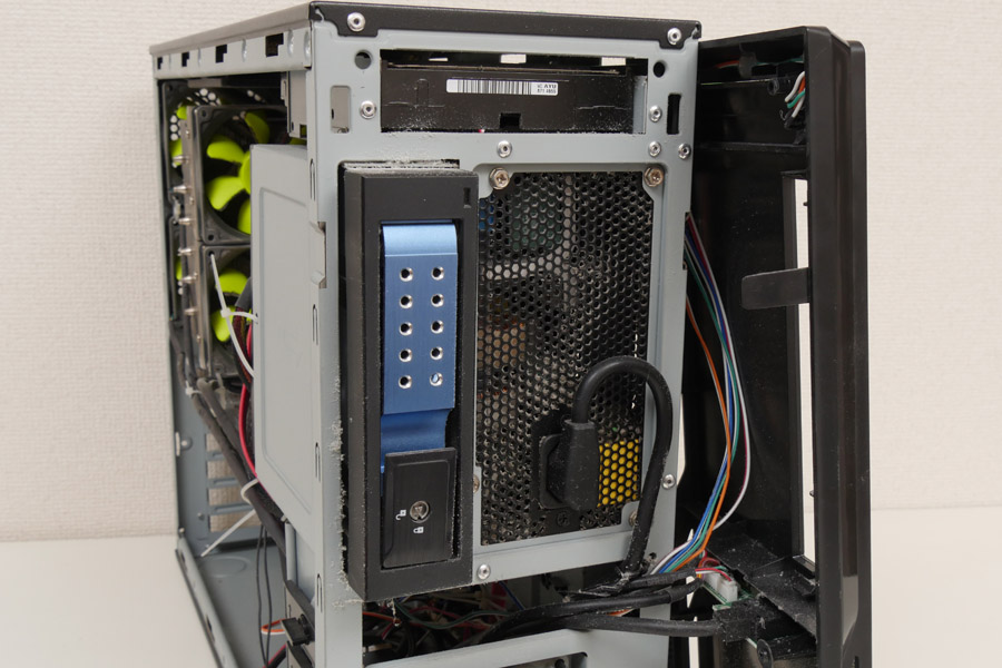 ホコリだらけのデスクトップpcをキレイにお掃除 価格 Comマガジン