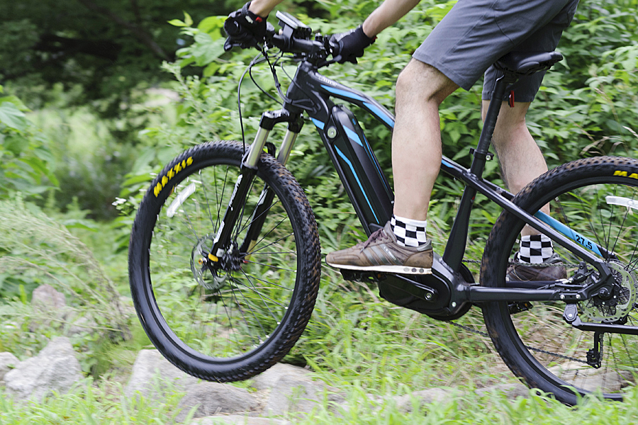 国産初のMTB×電動アシスト自転車！ 山で遊べて街乗りも快適な 