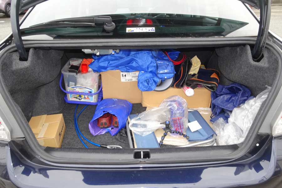 一車に一台 折りたたみ式収納ボックス で荷室を整理整頓 価格 Comマガジン