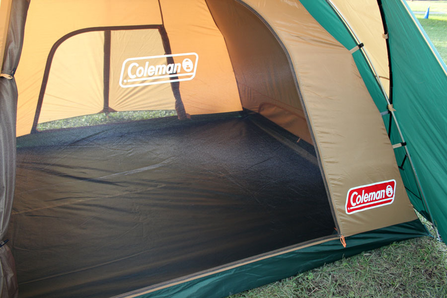 初めてのファミリーキャンプには設営しやすく快適な「ドームテント」が