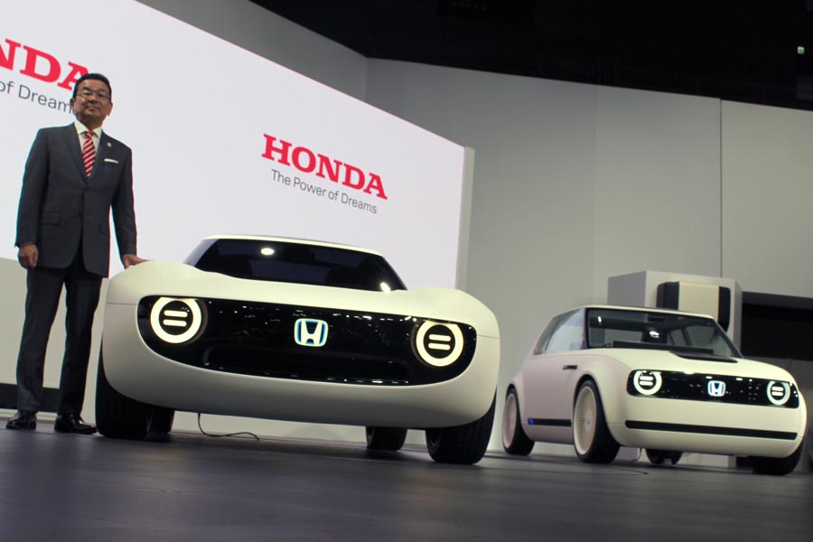 ホンダブースの注目は 世界初公開のevスポーツ Honda Sports Ev Concept 価格 Comマガジン