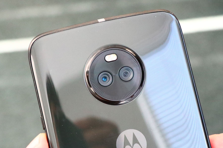 モトローラから新型SIMフリースマホ「Moto X4」、防水仕様でデュアル