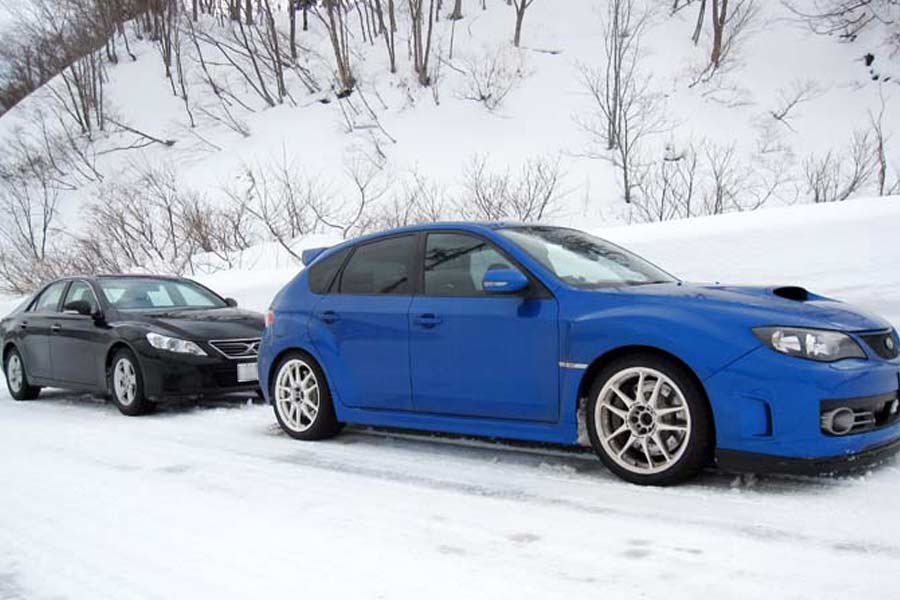 冬の雪道走るなら 持っておきたい 自動車けん引伸縮ベルト 価格 Comマガジン