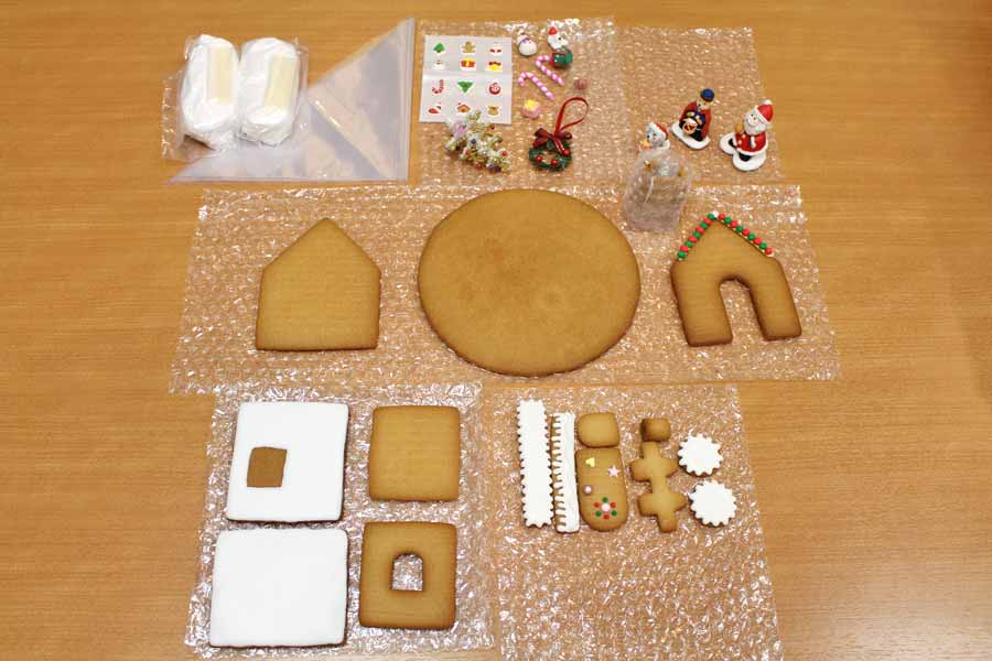 憧れの お菓子の家 が現実に 組み立てキットで簡単に作れちゃった 価格 Comマガジン