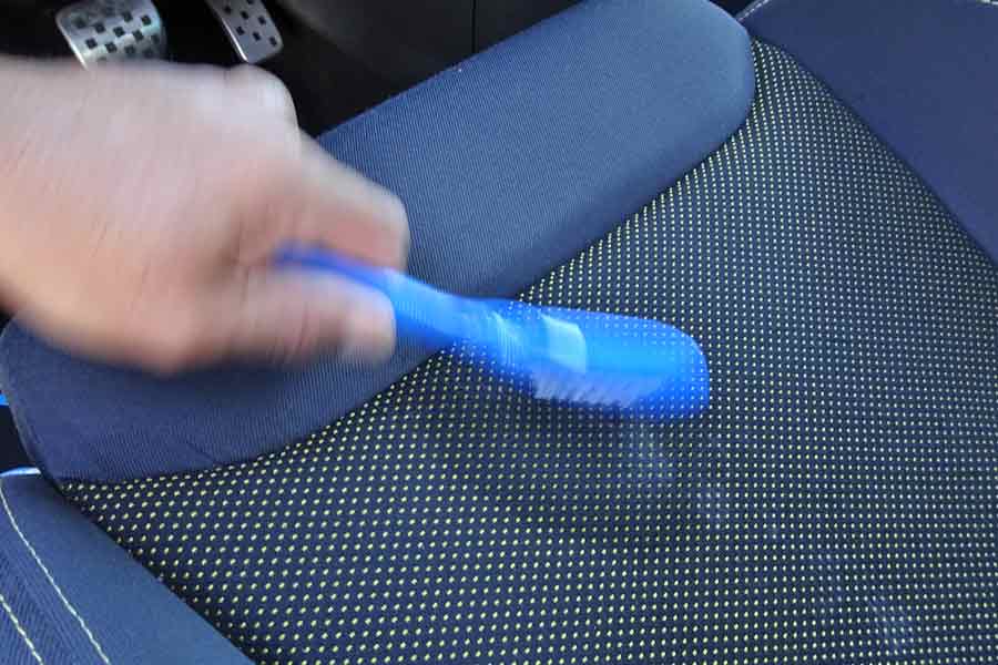 ダッシュボード ドア シート 車内の汚れは 内装用スプレー でお掃除 価格 Comマガジン
