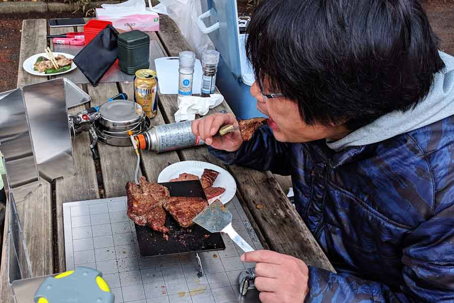 肉がウマい 素早くおいしく焼けるミニ鉄板 ヨコザワテッパン とは 価格 Comマガジン