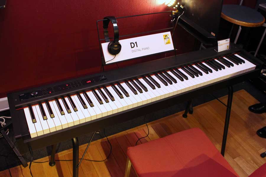 極限までスリム化にこだわった！ コルグのポータブル電子ピアノ「D1」 - 価格.comマガジン
