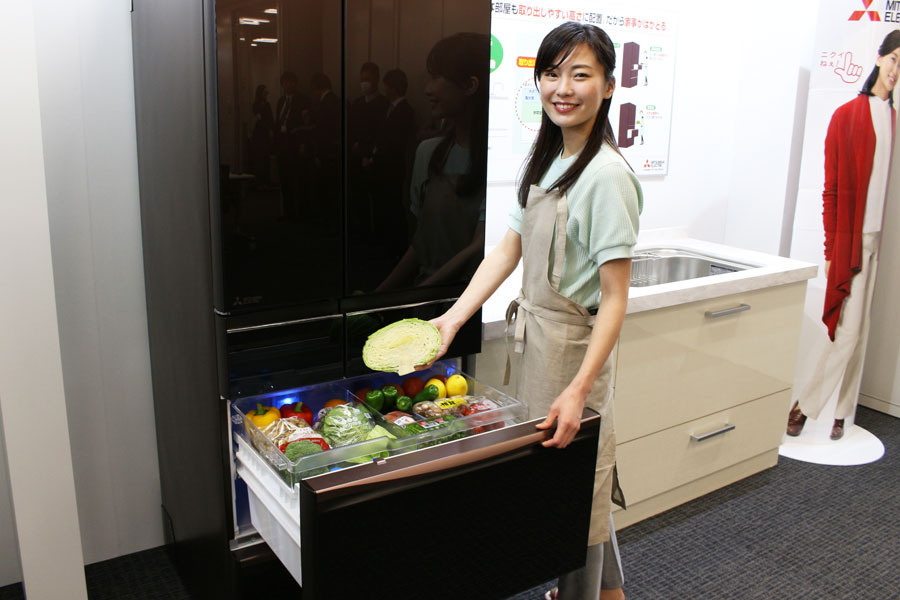 93★ 送料設置無料 三菱 300L自動製氷 真中野菜室 冷蔵庫 大型