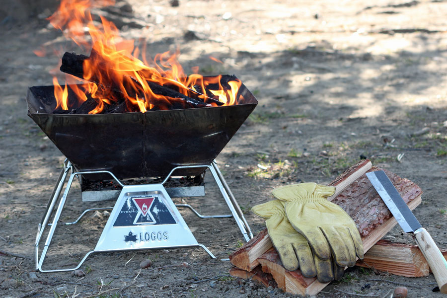 キャンプの夜に焚き火はいかが 焚き火台の使い方や厳選モデルを教えます 価格 Comマガジン
