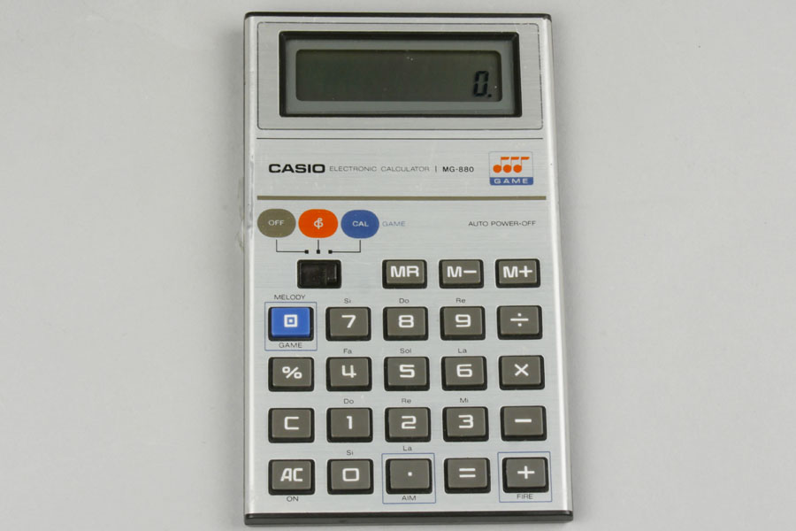 カシオから懐かしのゲーム電卓が復活 当時のモデルと比べながら遊ぶ 価格 Comマガジン