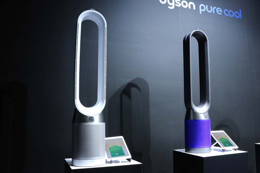 液晶ディスプレイで空気の状態が一目瞭然！ ダイソン、空気清浄機能付ファン「Pure Cool」の新モデルを発売 - 価格.comマガジン