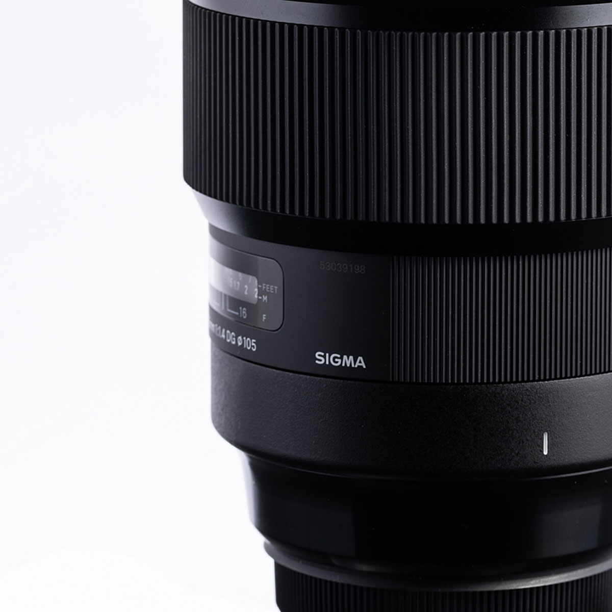 WI VO}́g{P}X^[hƁu105mm F1.4 DG HSMvʃr[