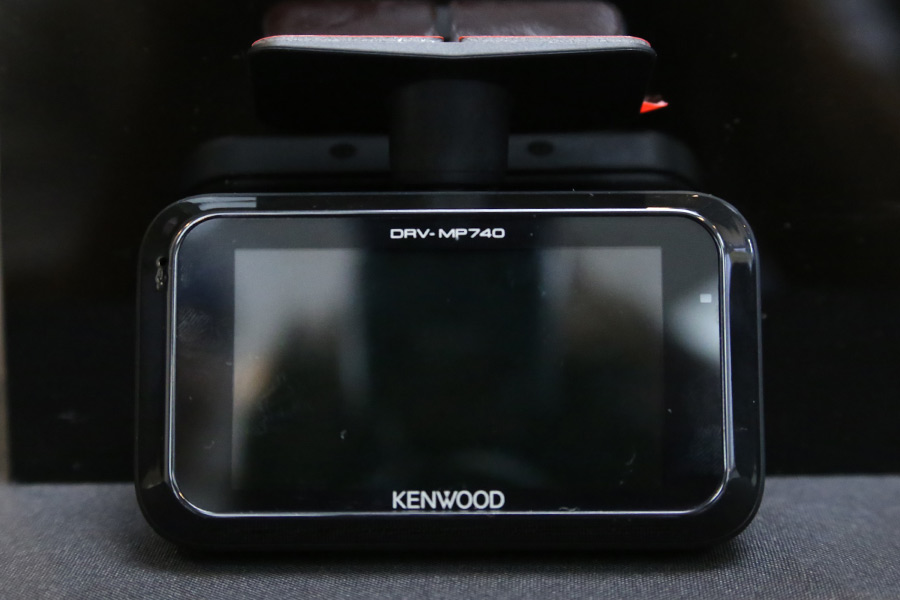 ケンウッド「DRV-MR740」高精細画質で前も後ろも撮影できるドライブレコーダーを発売！ - 価格.comマガジン