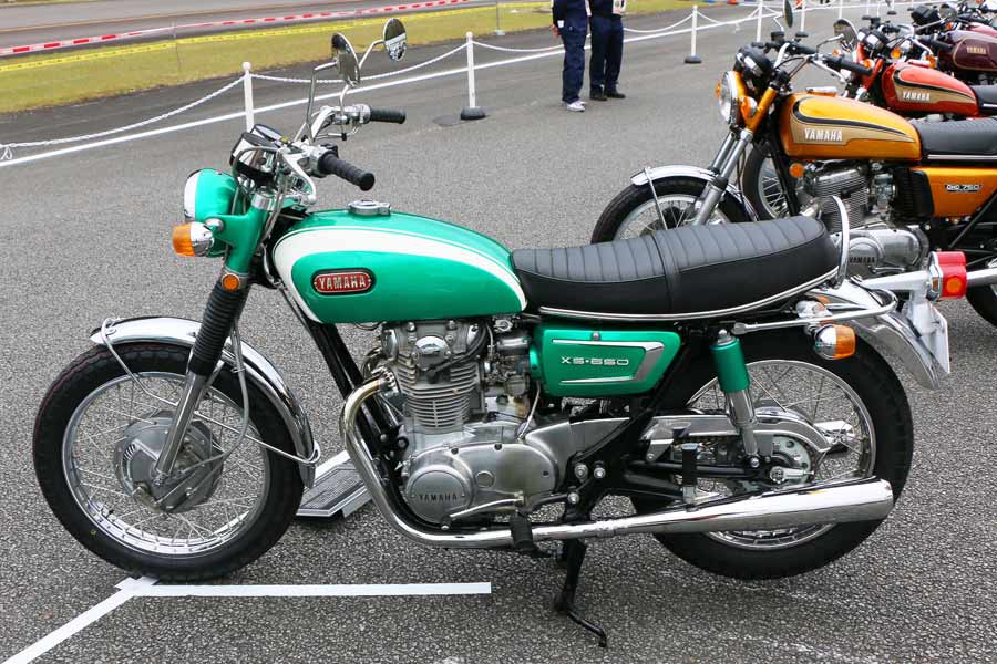 古きよき名車がずらり！ ヤマハの歴史をなぞる数々のバイクを見て、あの頃を語ろう!! - 価格.comマガジン