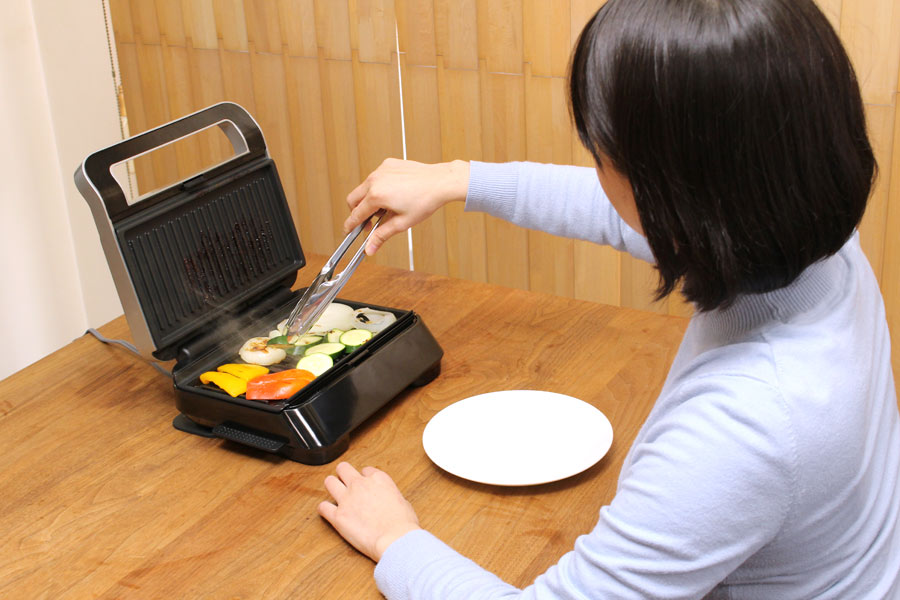 食卓にあると便利！ コンパクトな“挟み焼き”ホットプレート「マルチ ...