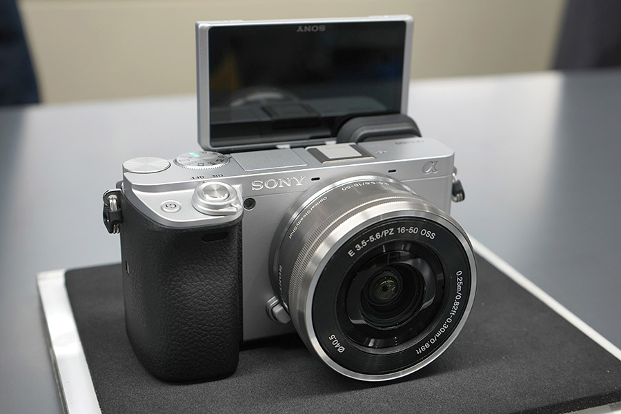 Sony α6400 一眼ミラーレス APS-Cカメラ-