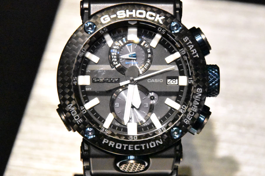 G-SHOCK」新作44本！ 注目は「カーボンモノコックケース」採用の