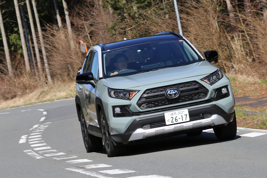 試乗でわかったトヨタ 新型「RAV4」買うならハイブリッド？ガソリン 