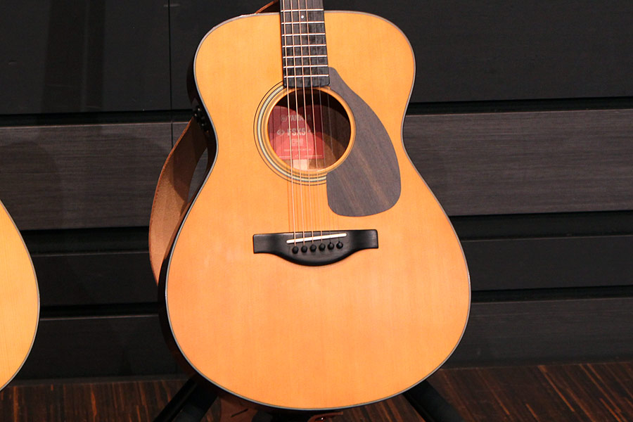 『ウマ娘』新CMが公開 YAMAHA 赤ラベル　アコースティックギター FG-180 アコースティックギター