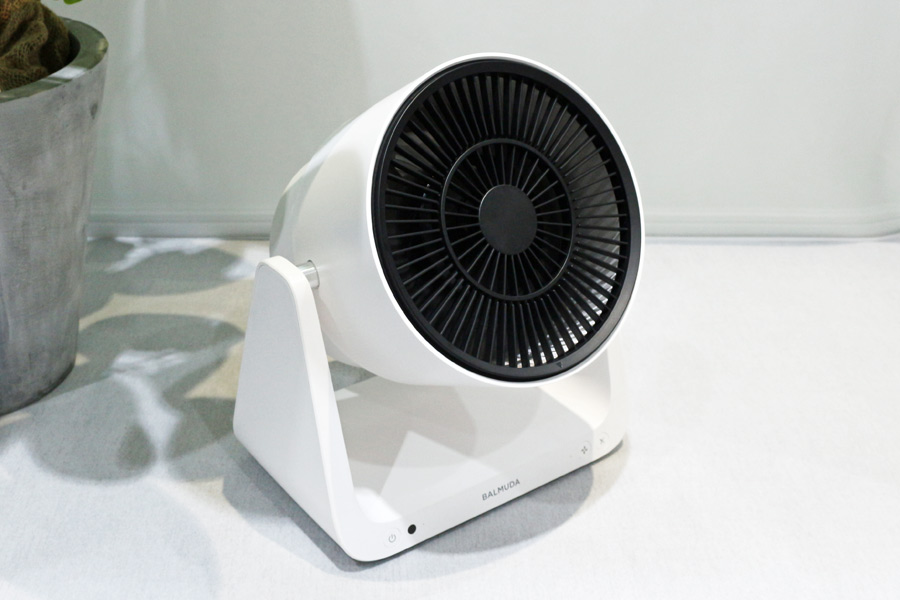 扇風機としても使えるバルミューダの新サーキュレーター「GreenFan C2 