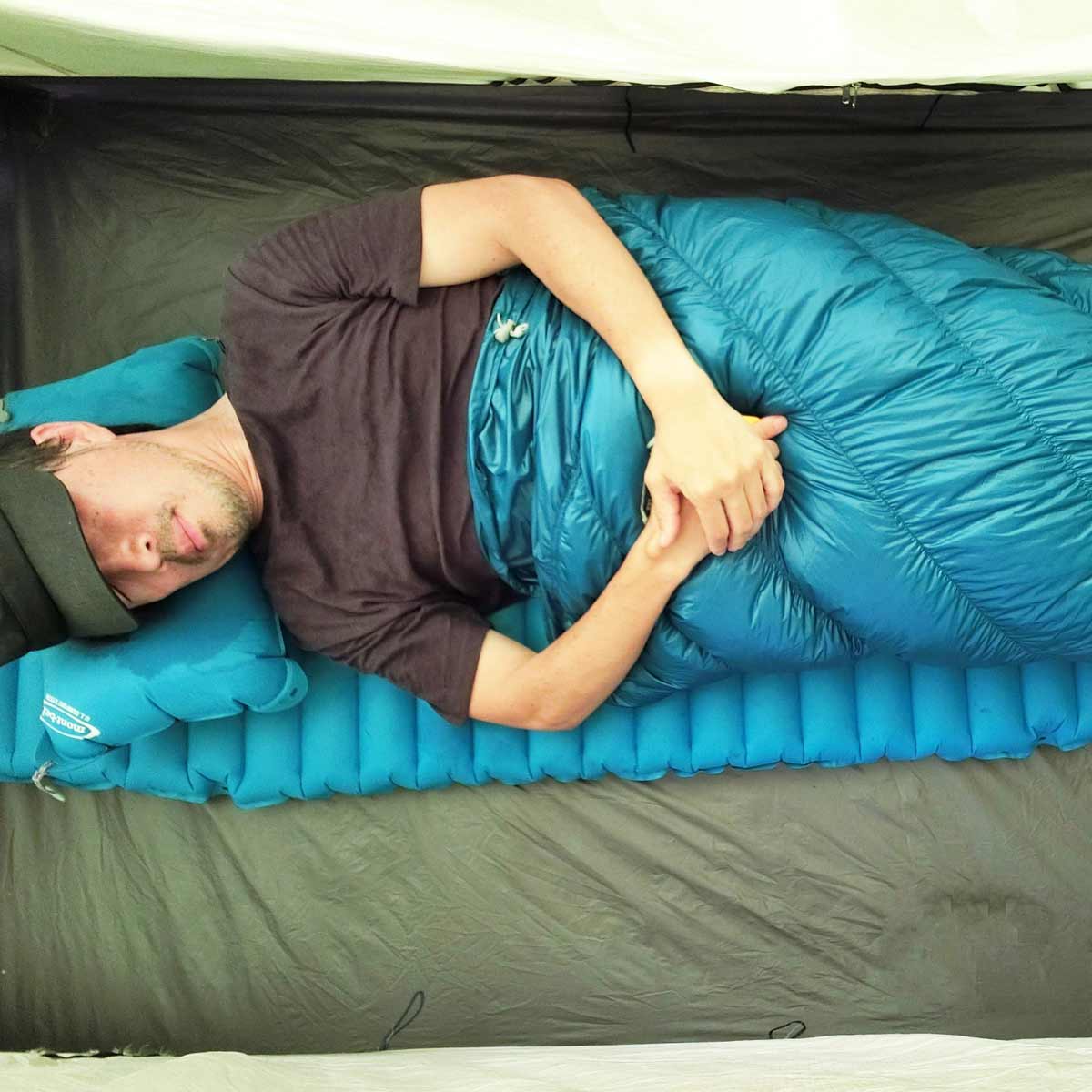 快適なファミリーキャンプは寝室にあり 快眠できるシュラフとマットを選ぼう 価格 Comマガジン