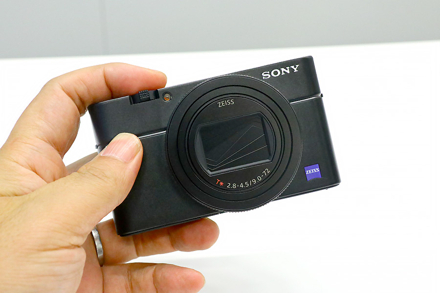 カメラ デジタルカメラ ソニー「RX100 VII」はポケットに入る「α9」。20コマ/秒の連写や 
