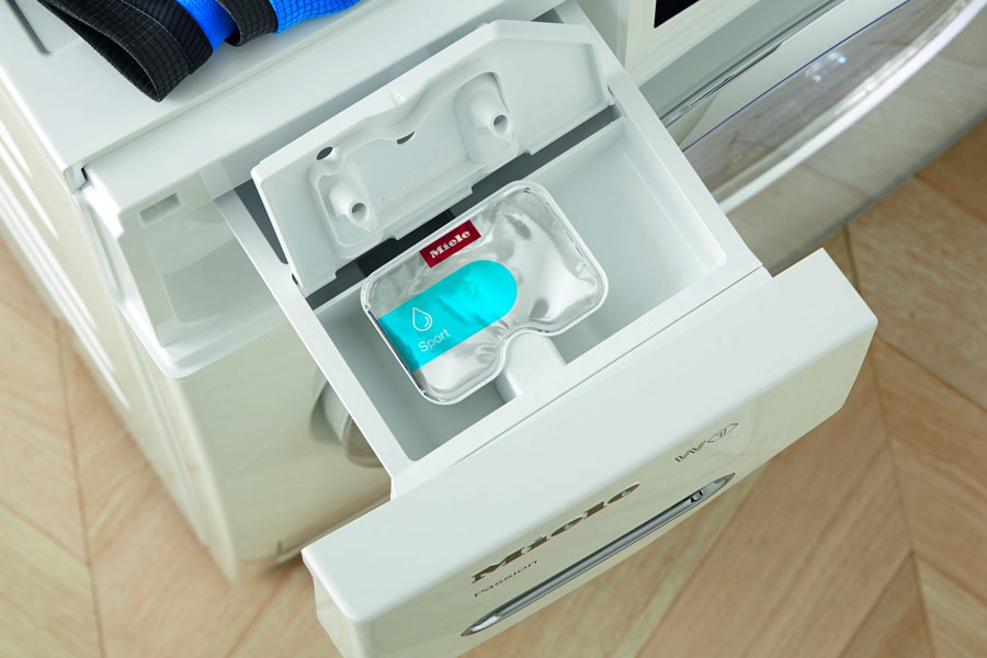 ドイツの高級家電ブランド・ミーレが発売したWi-Fiドラム式洗濯機「W1 