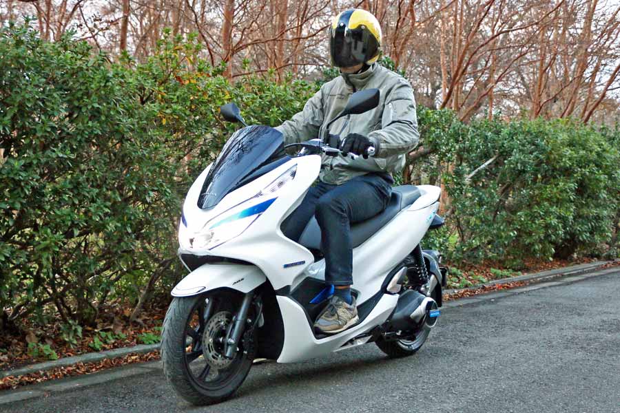 宮古島に行くなら乗ってみてほしい ピカイチな完成度の電動バイク Pcx Electric 価格 Comマガジン