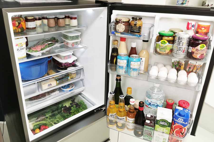 これは斬新 冷蔵室から野菜室が見える アクアの冷蔵庫 デリエ シリーズ 価格 Comマガジン