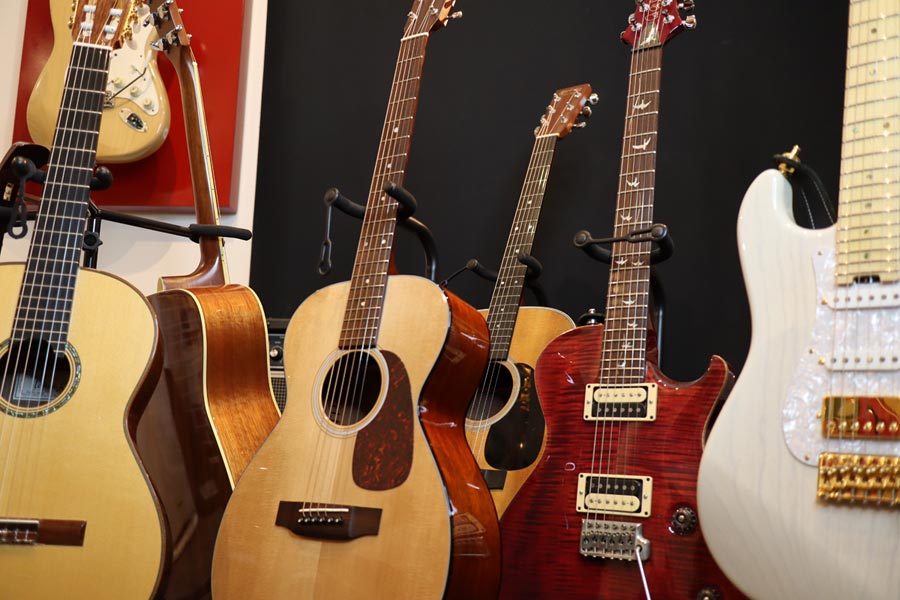 プロが教える 初めてのギター の選び方 後悔しないギター購入のポイント 価格 Comマガジン