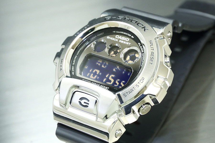 G-SHOCK」ついに“3つ目”の人気シリーズ「6900」もメタルをまとった 