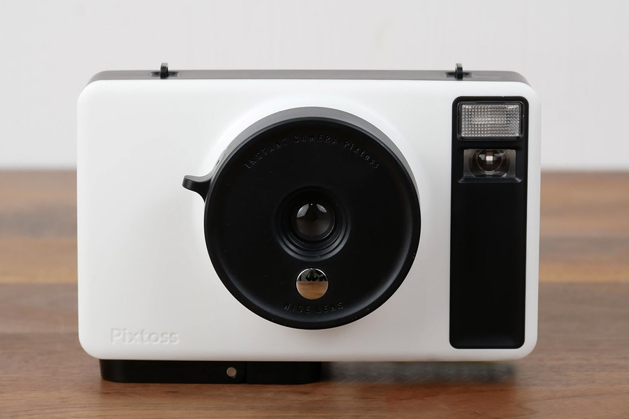インスタントトイカメラ「Pixtoss（ピックトス）」が教えてくれた“うまく撮れない”おもしろさ - 価格.comマガジン