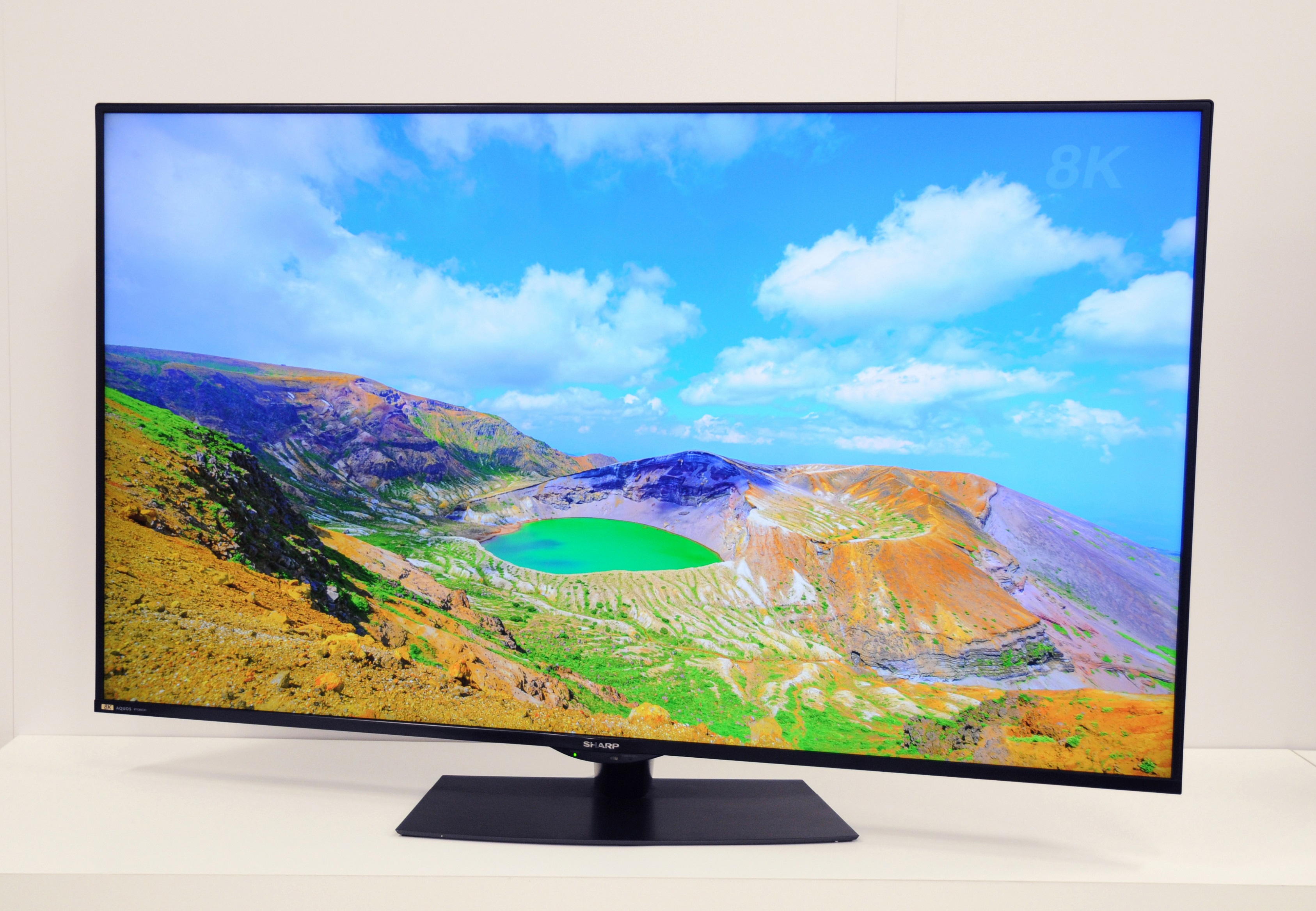 ＡＱＵＯＳ液晶テレビ60インチ