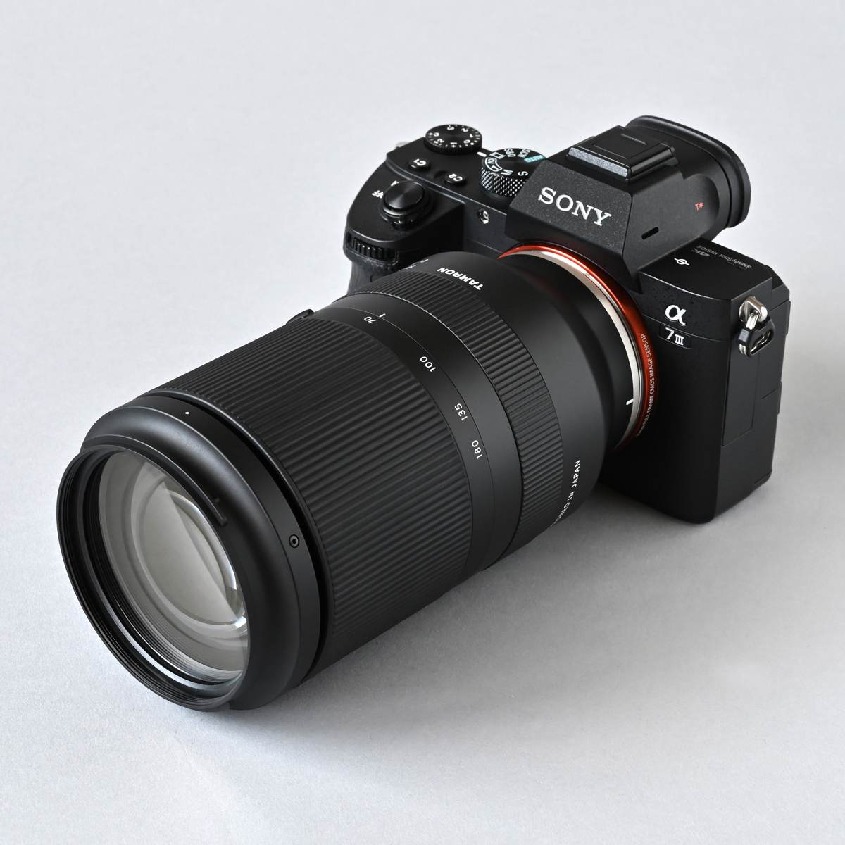 Ȗ]Y[҂ĂI ^u70-180mm F/2.8 Di III VXDvt@[XgCvbV