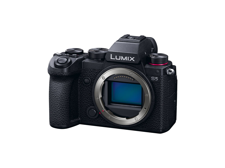 パナソニックが小型軽量のフルサイズ機「LUMIX DC-S5」発表。進化した 