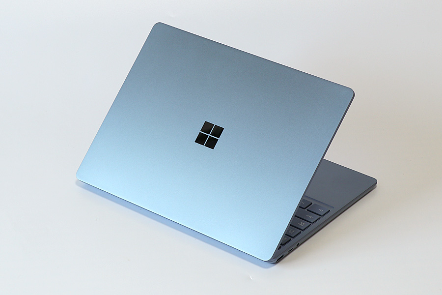 価格もサイズも“今”にちょうどいい！ 「Surface Laptop Go」実機 