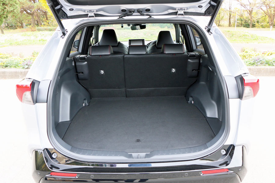 電気ケトルや電気毛布が使えるって最高 大容量バッテリーを搭載したトヨタ Rav4 Phv で車中泊 価格 Comマガジン