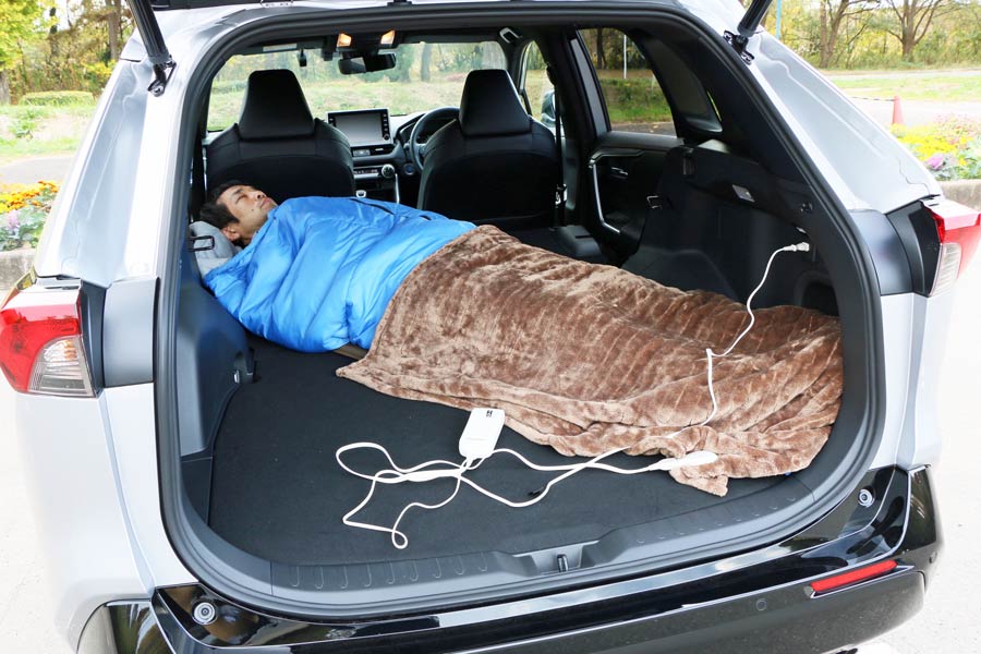 電気ケトルや電気毛布が使えるって最高 大容量バッテリーを搭載したトヨタ Rav4 Phv で車中泊 価格 Comマガジン