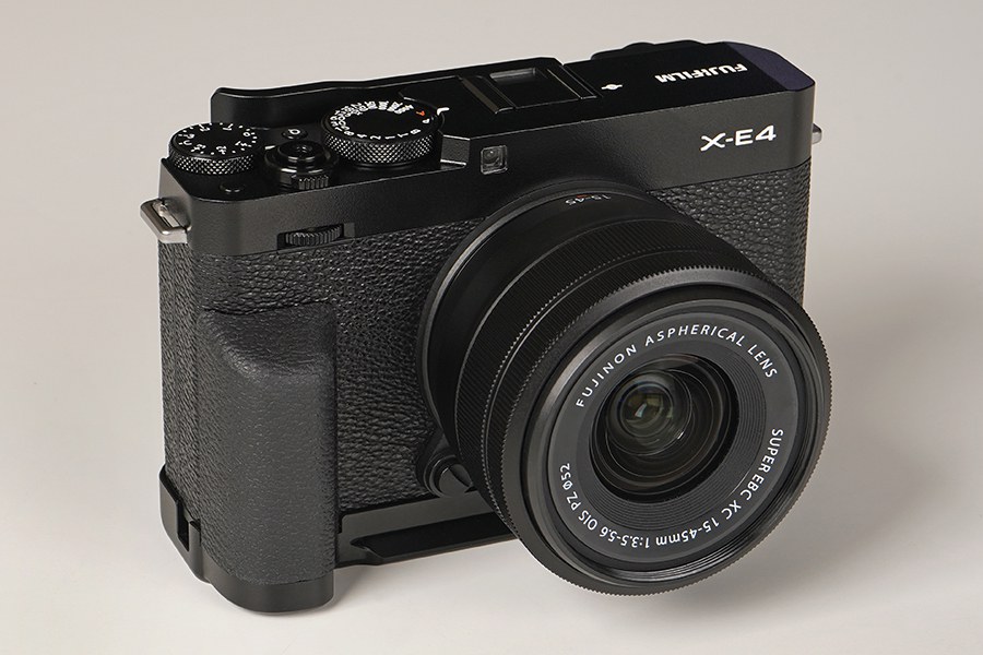 FUJI FILM ミラーレスデジタルカメラ X-E4 BLACK XE4