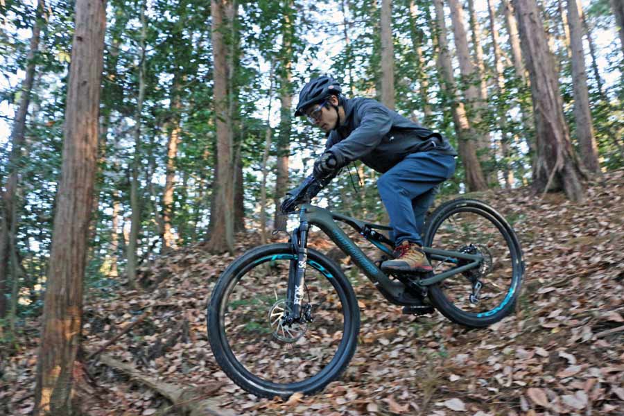 e-MTBとは思えないほどの軽快な走りが楽しめる！ スペシャライズド