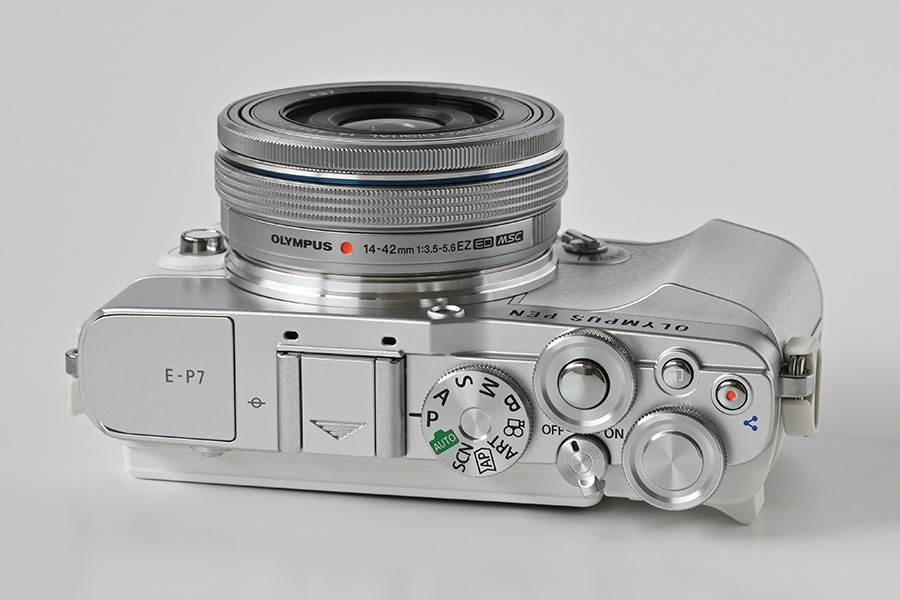 こんなPENを待っていた！ 上質＆軽量なミラーレス「OLYMPUS PEN E-P7