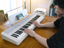 おしゃれキーボード「カシオトーン CT-S1」でピアノ未経験男子が演奏に挑戦