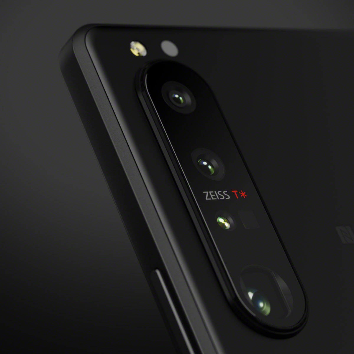 7��9������uXperia 1 III�v�������J�n�Bau�łƃ\�t�g�o���N�ł̉��i�́H