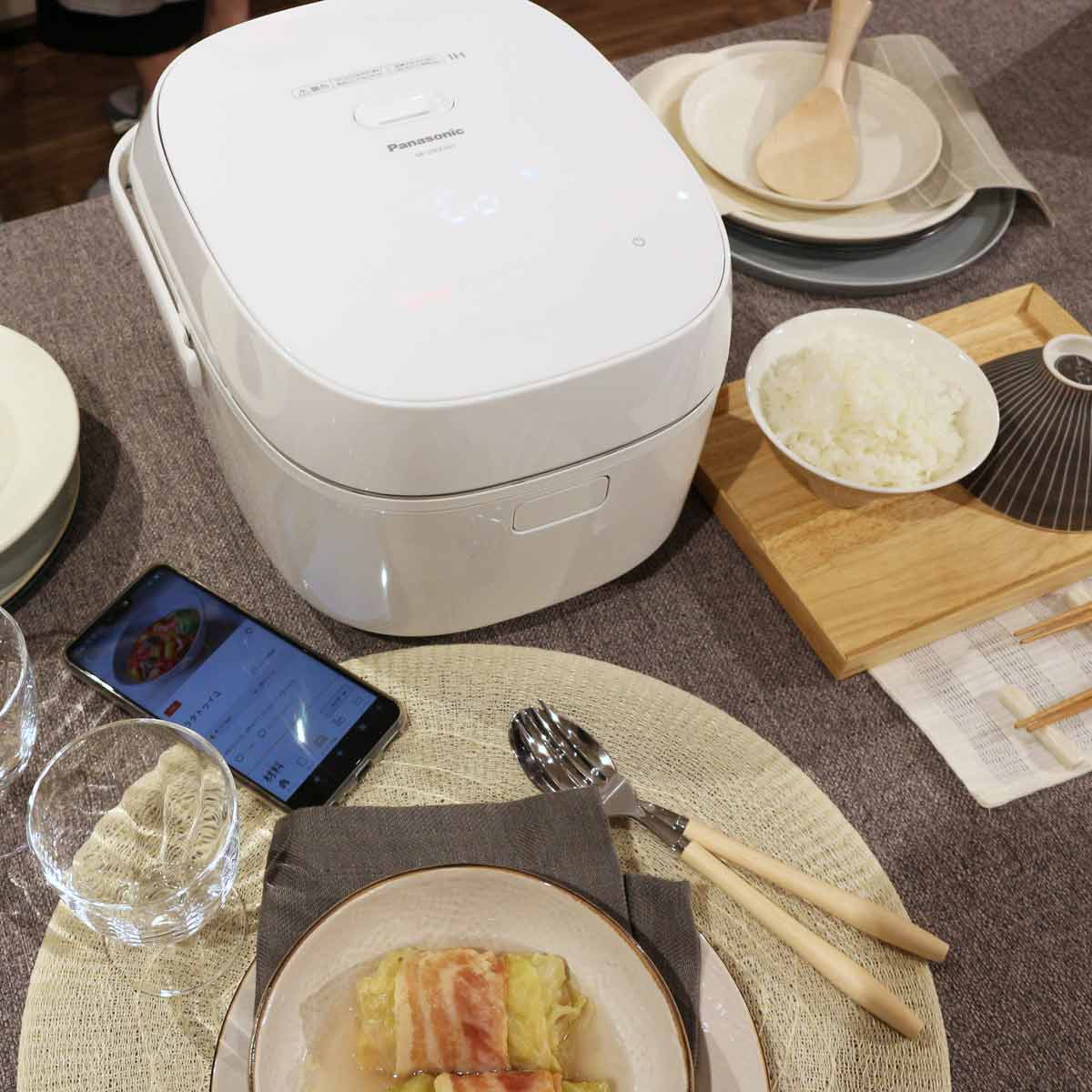 冷凍ごはんもおいしい ごはんとおかずが同時に作れる炊飯器 Tacook タクック に新モデル登場 価格 Comマガジン